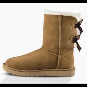 Bailey Uggs with bows, barely worn. waterproofed.